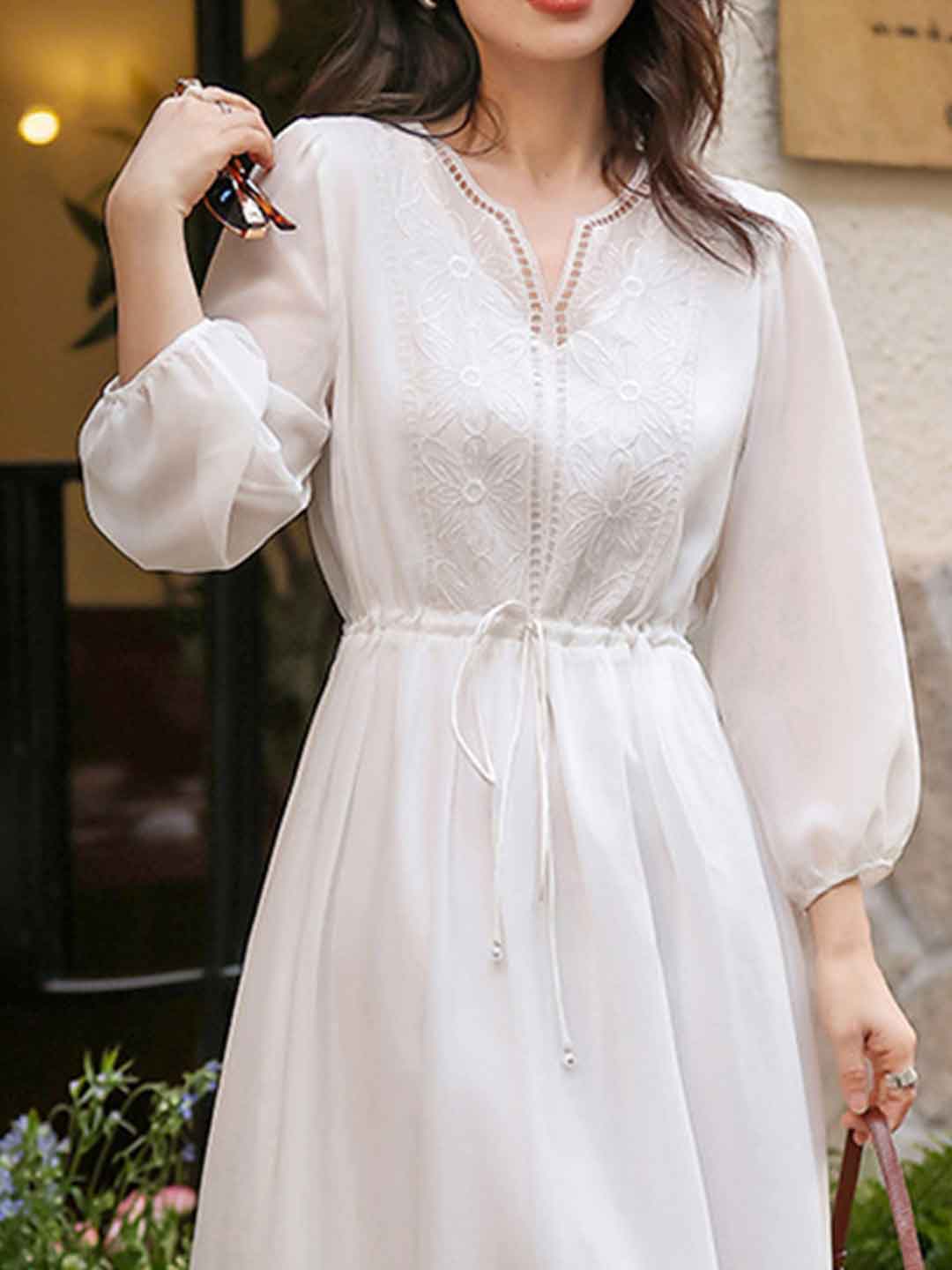 Roswitha - Besticktes Einsatzkleid für Damen