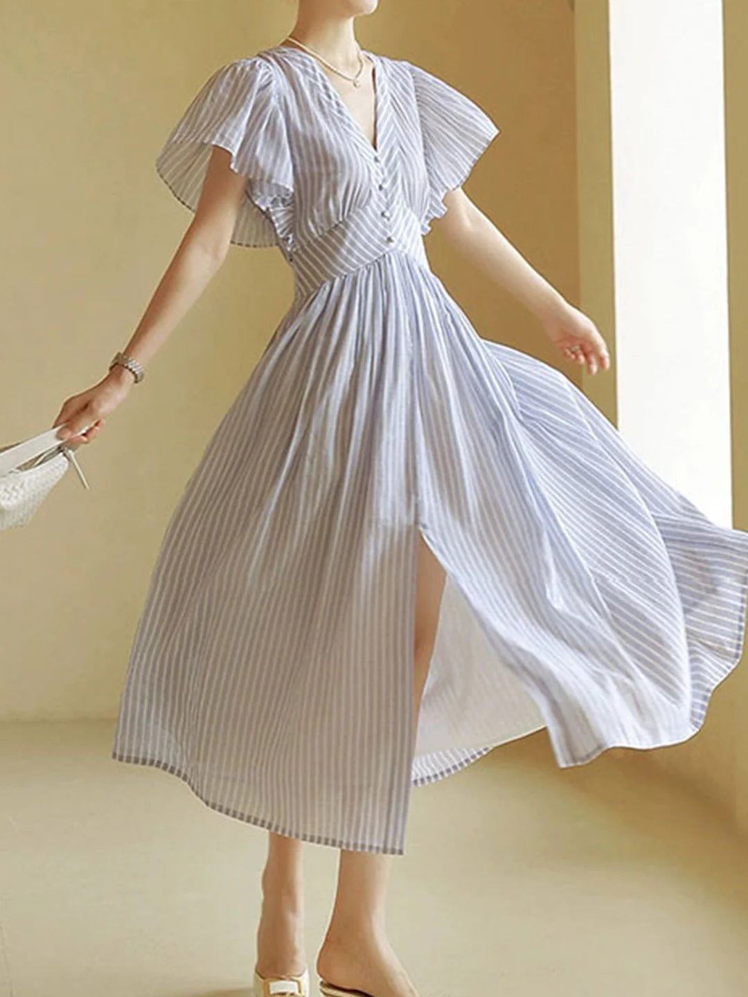 Yara - Gestreiftes Damenkleid mit V-Ausschnitt